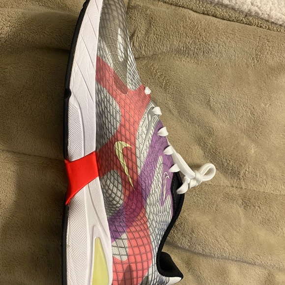 Nike Ghoswift - Picture 3 of 5